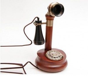 Telefonos-antiguos-decorativos-en-madera-Funcionan-Colecciones-Antiguedades